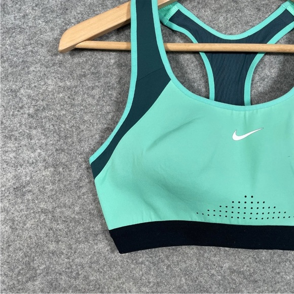 NIKE Sports Bra Size Small Womens Green Sleeveless Breatheable Running Gym Top - Picture 2 of 8